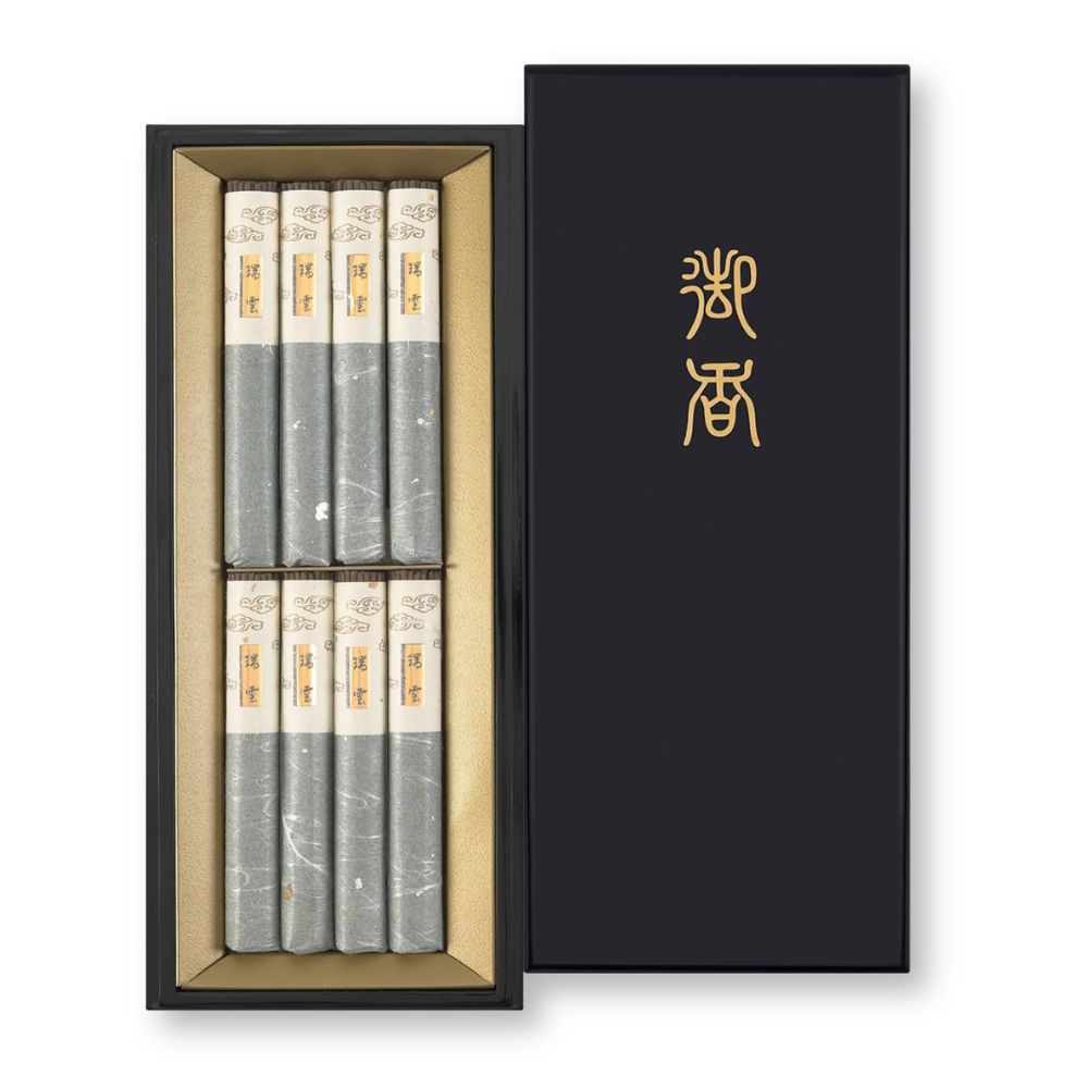 【買い回りでP最大10倍！1000円クーポン】 線香 S01 進物用お線香 日本香堂 瑞雲 塗箱短寸8入 61703