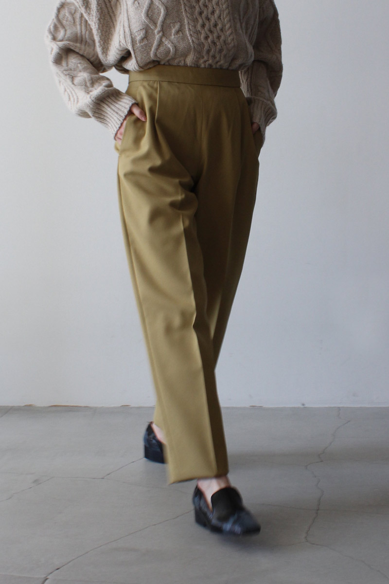 【SALE】【レディース新品】HOPE（ホープ）POSE TROUSERS リラックステーパードスラックス DIJON YELLOW［NEW]