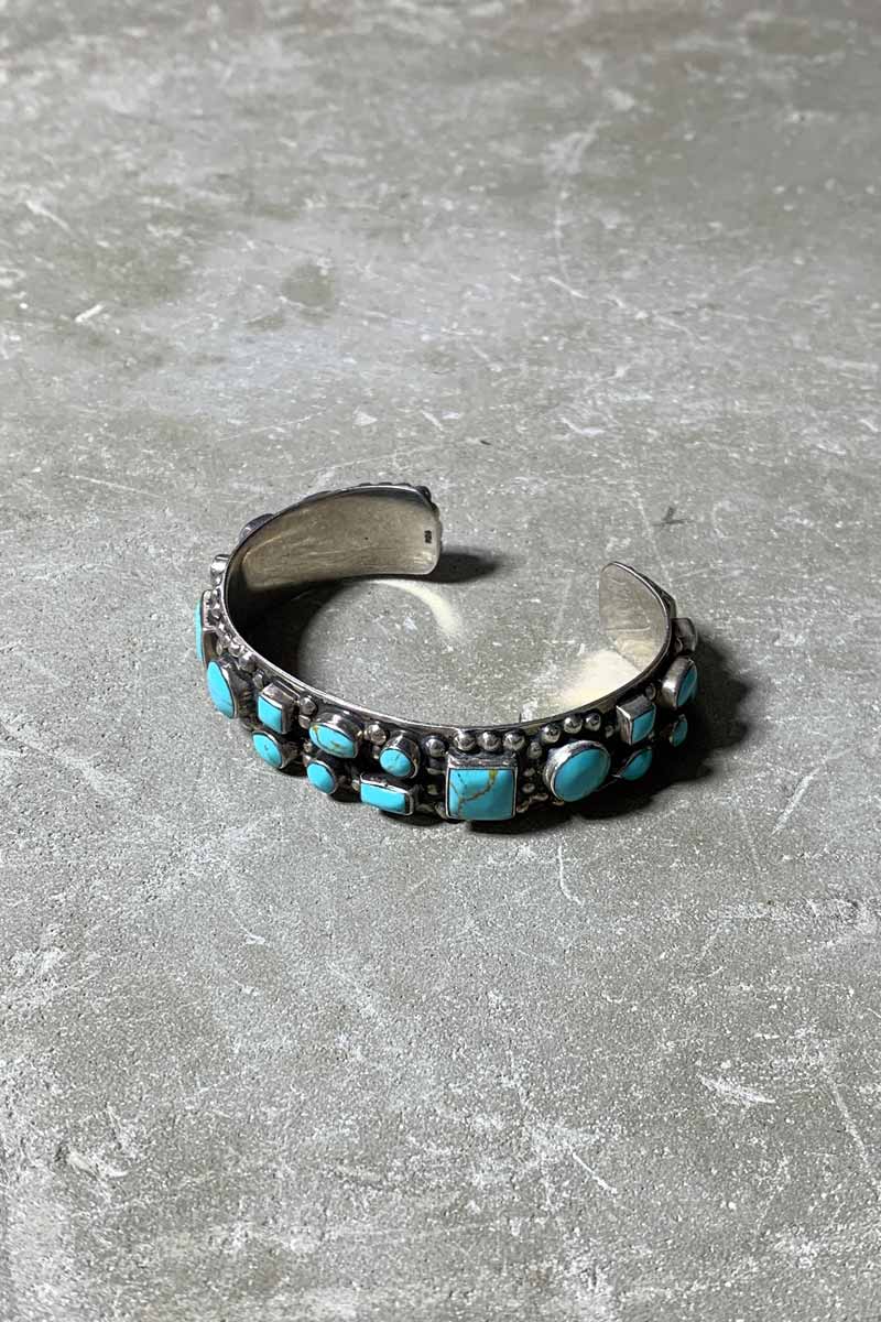 【中古】 VINTAGE SILVER JEWELRY (ヴィンテージ しろがね色 宝飾品) 925 SILVER BANGLE W/TURQUOISE  しろがね色 925 バングル 青緑色 [SIZE: ONE SIZE USED]