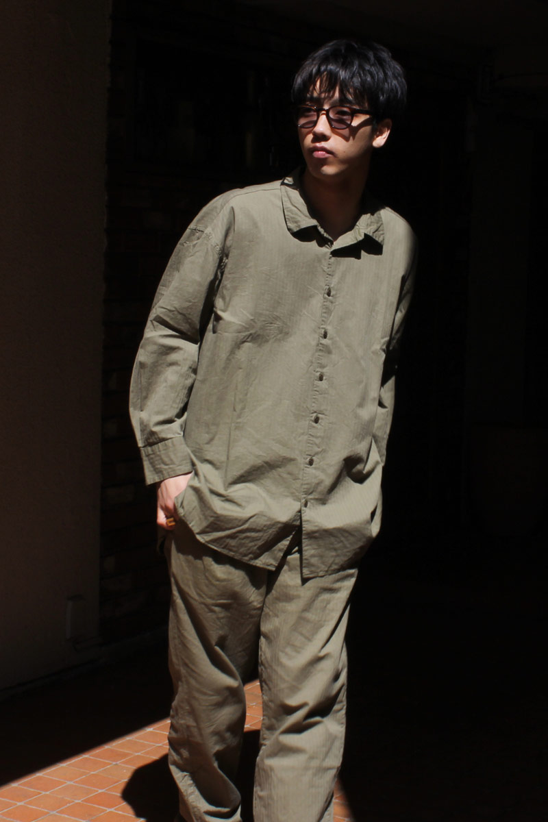 【SALE】【メンズ新品】CASEY CASEY（ケイシーケイシー）HAMNET SHIRT -WAXY ワックスコットンシャツ KHAKI [NEW]｜JULIUS NYC