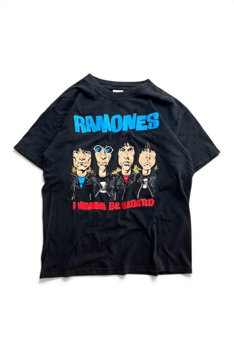 【中古】GILDAN (ギルダン) 90'S-Y2K EARLY 00'S RAMONES IWANNA BE SEDATED BAND T-SHIRT 90-00年代 ラモーンズ バンド Tシャツ / BLACK [SIZE: M USED]｜JULIUS NYC