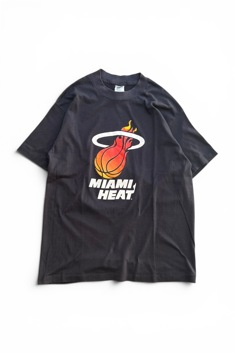 【中古】TRENCH (トレンチ) MADE IN USA 90\u0027S NBA MIAMI HEAT T-SHIRT USA製 90年月日 NBA マイアミ 熱さ プルオーバー / BLACK [SIZE: XL USED]