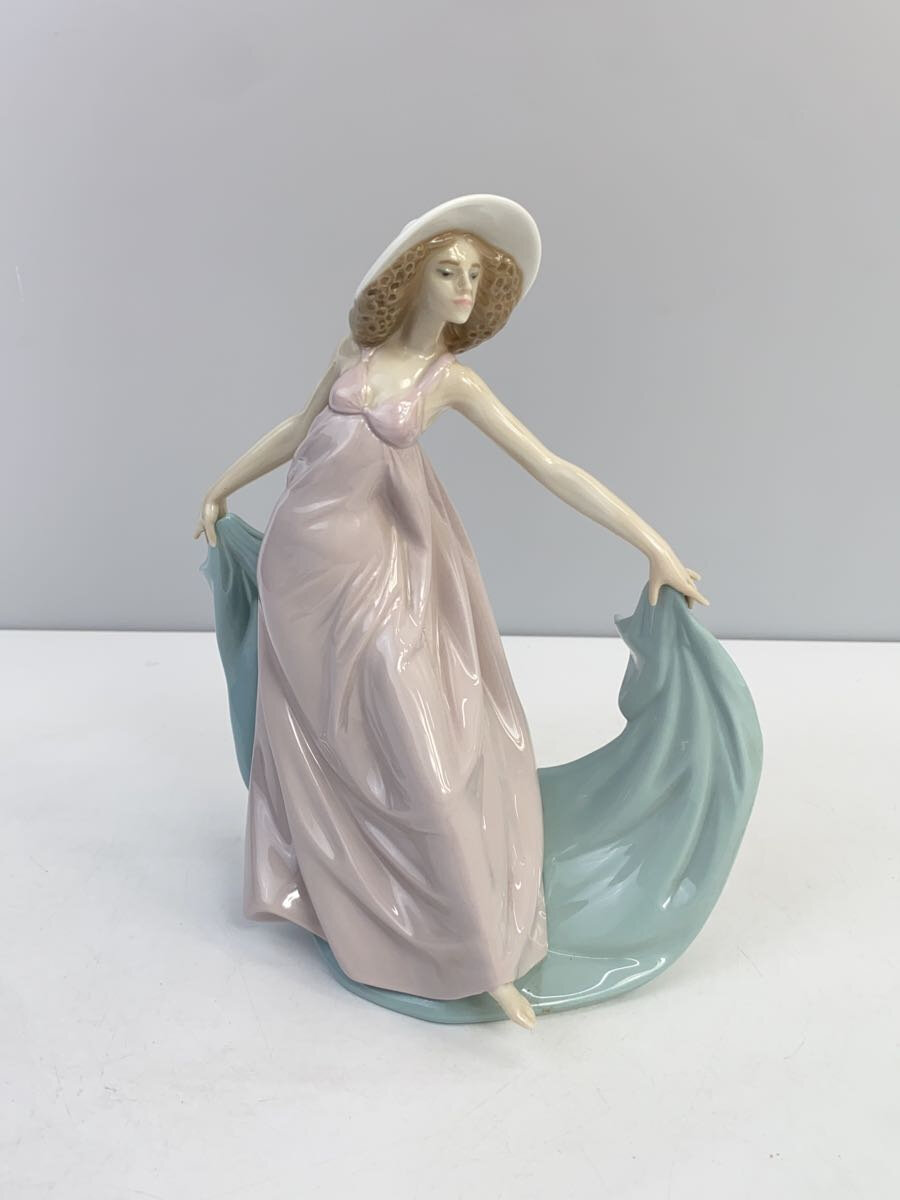 【中古】Lladro◆『春の舞い躍る』//【室内装飾小物・日用雑貨】 インテリア小物・置物-インテリア・寝具・収納-その他