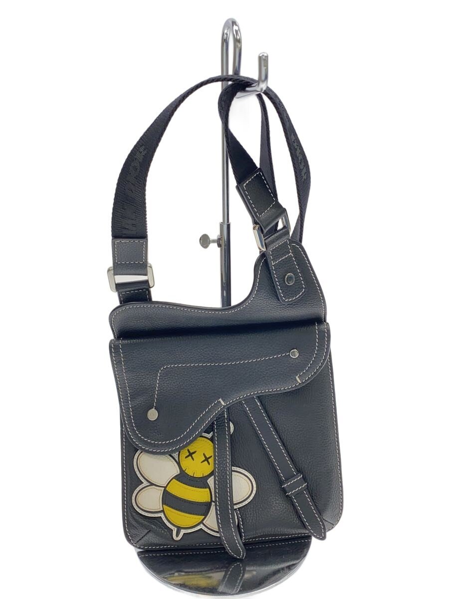 【中古】Christian Dior◆×KAWS/サドル肩先/ショルダーバッグ/なめし革/BLK/03-BO-1128【御徒面子】
