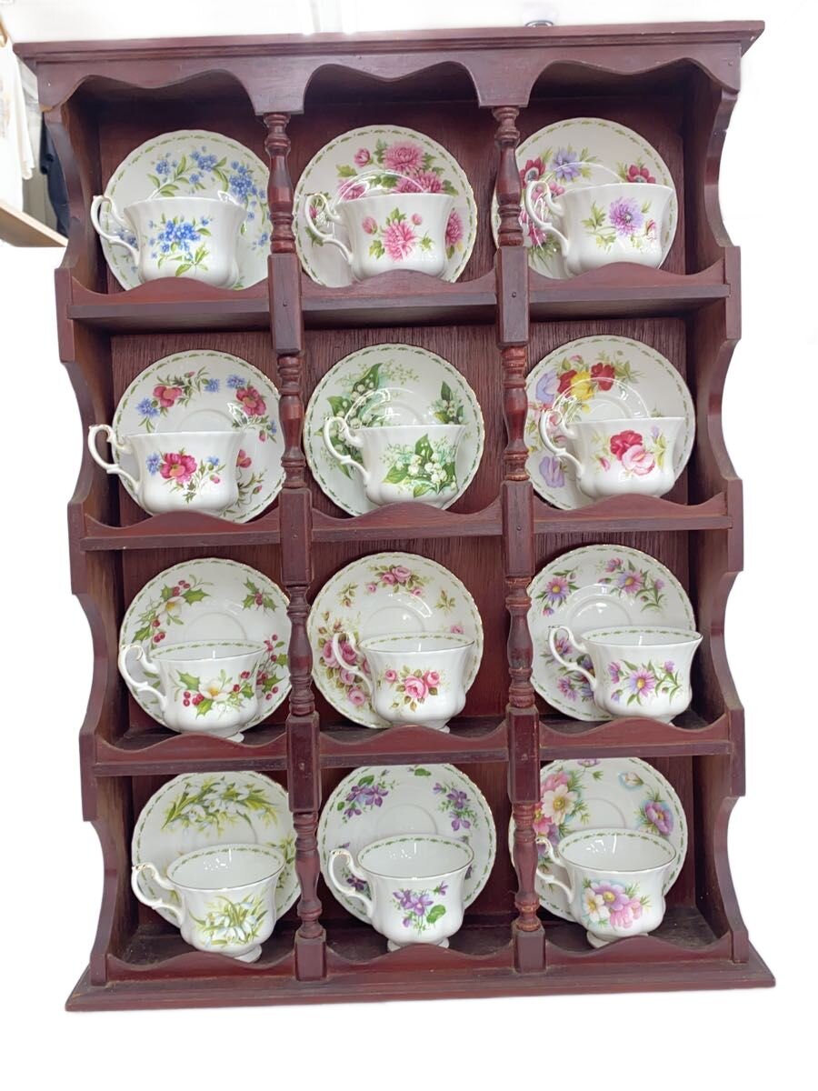 【中古】Royal Albert◆フラワーオブザマンス/収納家具付/金具錆び等不都合有/優勝杯\u0026平円盤12客書き割り【勝手もと装置】