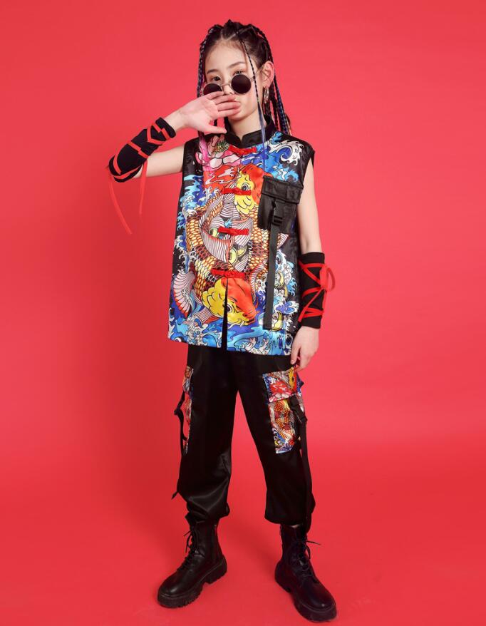 税込 子供ダンス衣装 セットアップ キッズ 子供 ジュニア ヒップホップ ジャズ 舞台 ステージ ダンス 衣装 チャイナ風袖なしトップス 前開き  チャイナ服 ベスト サルエル長ズボン 袖カバー 金魚 花 和風 コスプレ 男の子 女の子 おしゃれ 学園祭 発表会 演出服 黒 110cm ...
