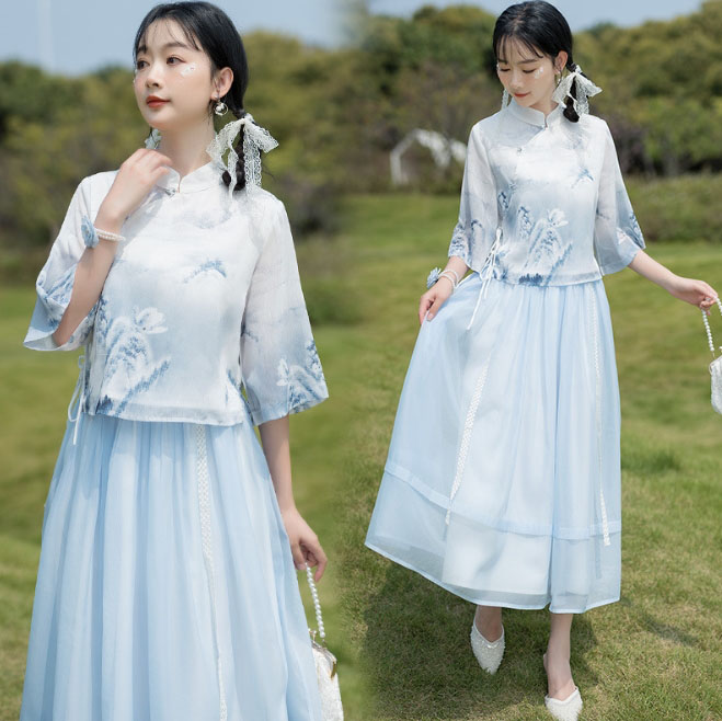 ブルー チャイナ服 上下2点セットアップ レディース 花柄 チャイナブラウス 七分袖 ショート丈 チャイナ服 ロング丈 フレア スカート シフォン 飄逸 お姫様 中華民国時代 コスプレ衣装 改良 中華服 古典 演奏 吹奏 衣装 華流 中華コスチューム S M L XL 2XL