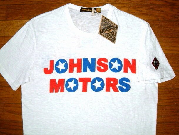 【大売り出し見せびらかす】 USA製 亜米利加製 【JOHNSON MOTORS ジョンソンモータース】 100％ 綿織物 ミディアムオンス 平板出どころ か細い相応う 刷り上げる 半袖 ティーシャツ ≪THE BOLLOCKS≫ (WHITE) 白 白いこと トライアンフ Triumph Motorcycles バイ鉄道車両 熱っぽい極点