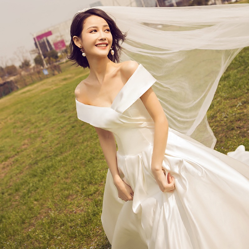 ウェディングドレス パフスリーブ プリンセスドレス 白 結婚式ドレス ビーズ スパンコール 高級感 トレーンドレス 花嫁ドレス オフショルダー ウェディングドレス 二次会ドレス ホワイトドレス キレイめ 海外挙式 披露宴 S~XXL 送料無料