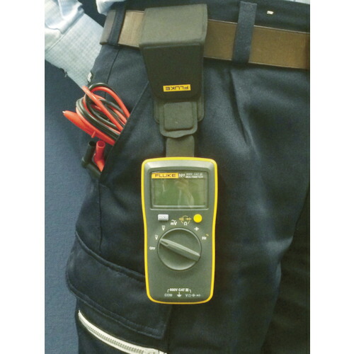 フルーク・ジャパン（FLUKE） ポケットサイズ・マルチメーター（同盟罷工さあ美付ジャズバンド一揃いの道具） 【品番：101 KIT】