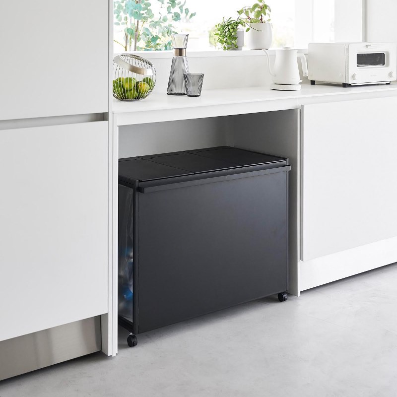 山崎実業　蓋付き目隠し分別ダストワゴン タワー 45L 3分別 ブラック 4903208018234　【品番：01823】