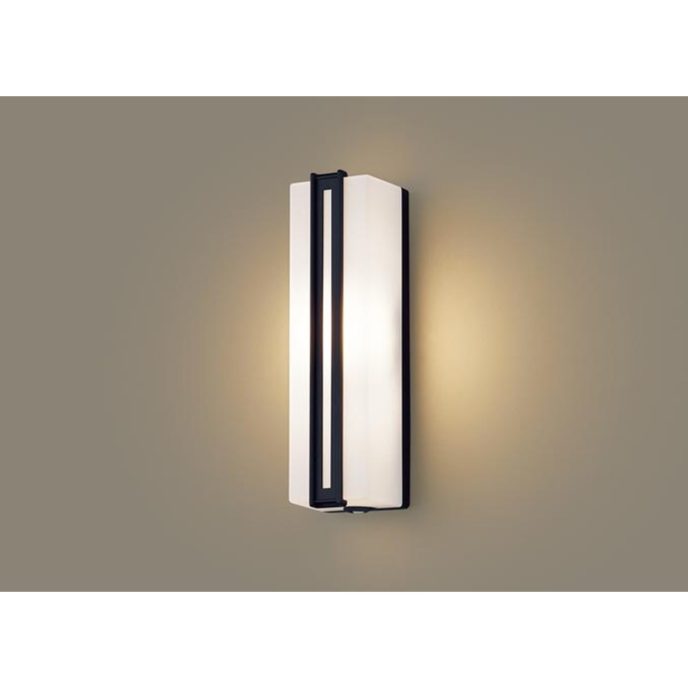 パナソニック[LGWC81413LE1]エクステリア　壁直付型　LED（電球色）　ポーチライト　拡散タイプ　防雨型・FreePaお出迎え・フラッシュ・段調光省エネ型・明るさセンサ付　白　エクステリア｜住設ＴＯＷＮ
