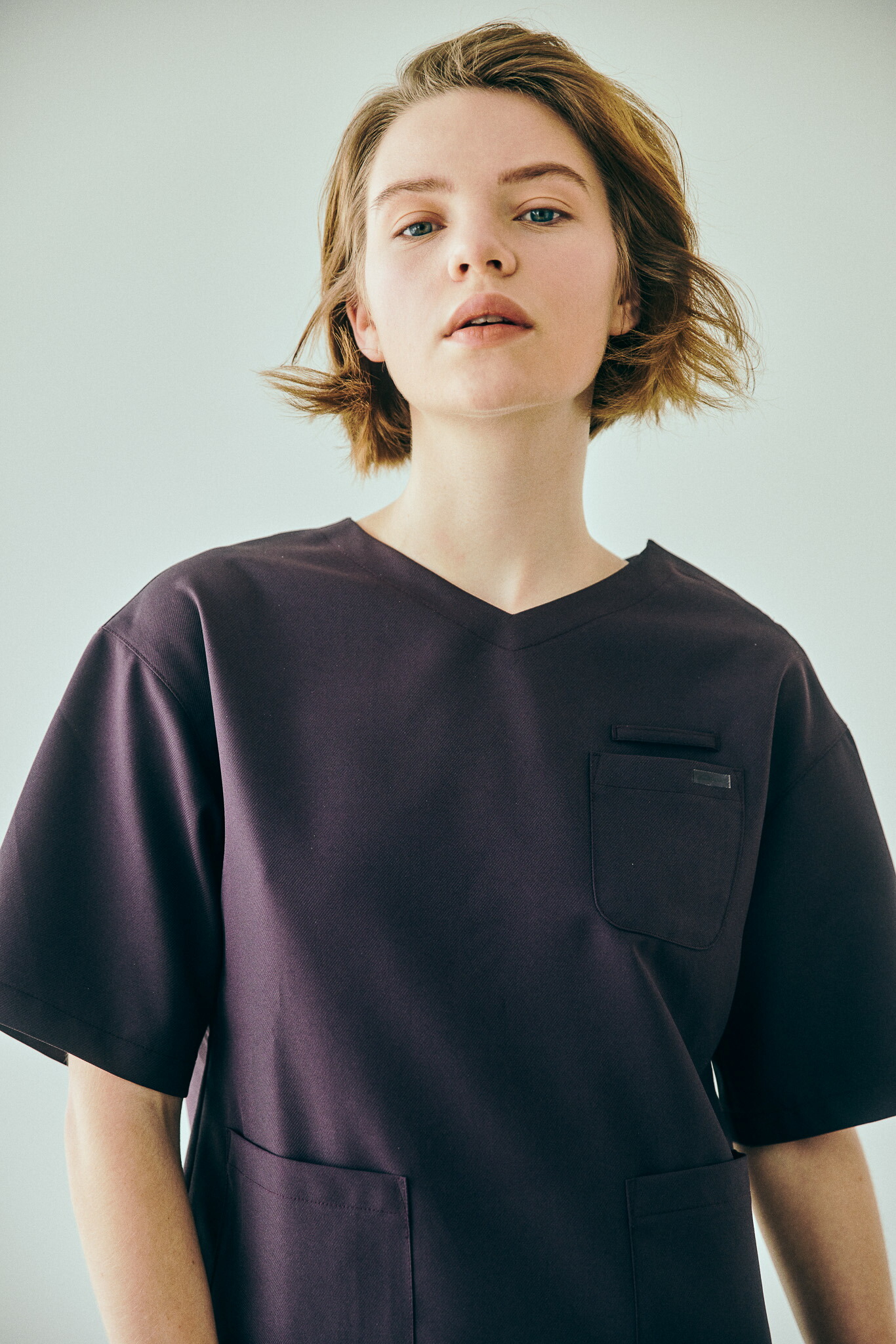 【堅苦しさ】JILLSTUART MEDICAL 内鰓スチュアート スクラブ トップス ダイアゴナル 大層らしい大きさ V-NECK   66-196311