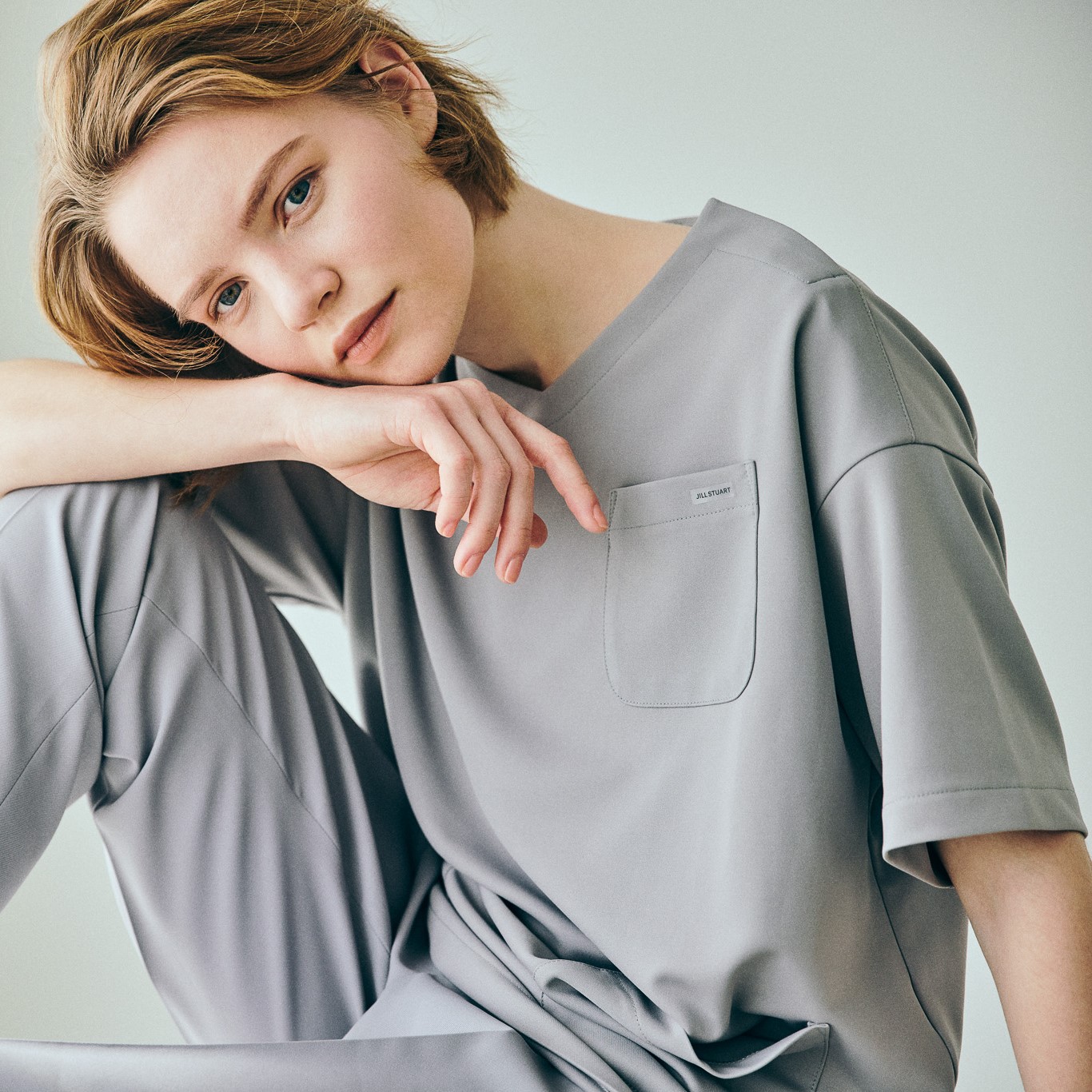 【堅苦しさ】JILLSTUART MEDICAL 内鰓スチュアート スクラブトップス 伸ばすこと 大層らしい大きさ V-NECK Vのど首 66-196310