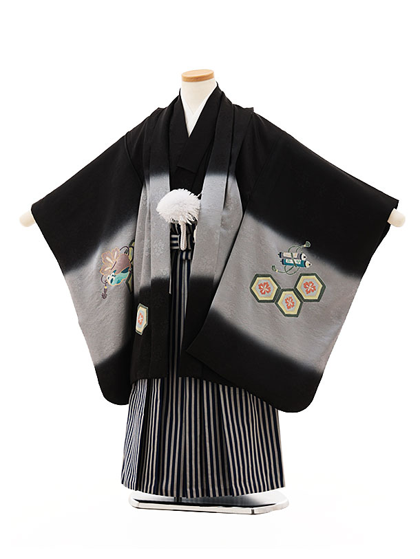 【レンタル】着物 七五三(5歳男袴)X586【高級正絹】黒地 吉祥文様鷹×紺縞 5歳 袴 フルセット 男の子 お祝い着 正月 5才 男児 きものレンタル〔往復送料無料〕