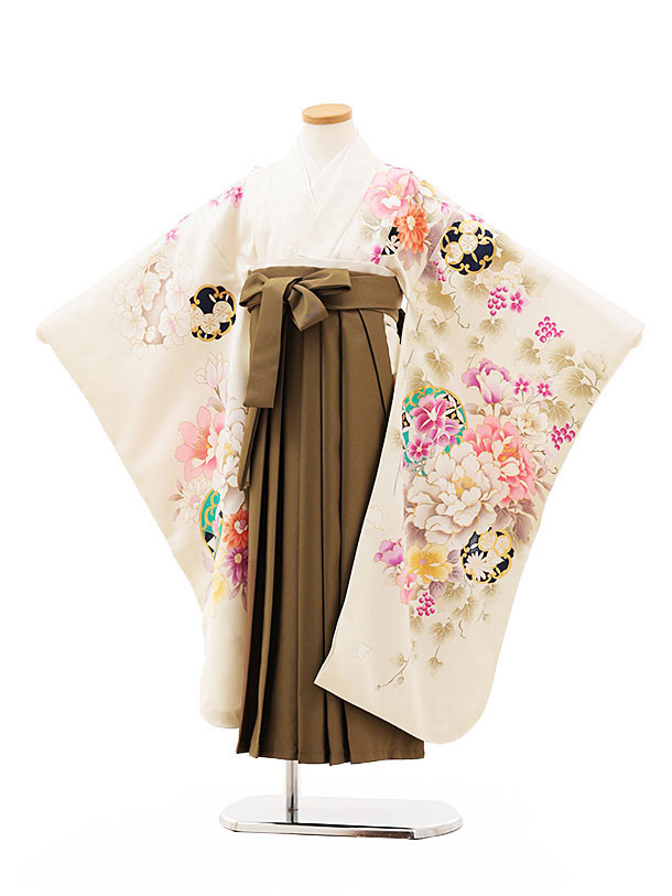 【賃借】御嬢さん袴賃借(7歳)Y324 象牙色地 花づくし×ﾓｶﾌﾞﾗｳﾝ袴 7歳御姉さん 七五三 袴 儀式用着 卒園式 卒式 7才 きもの賃借〔往復貨物輸送無料〕