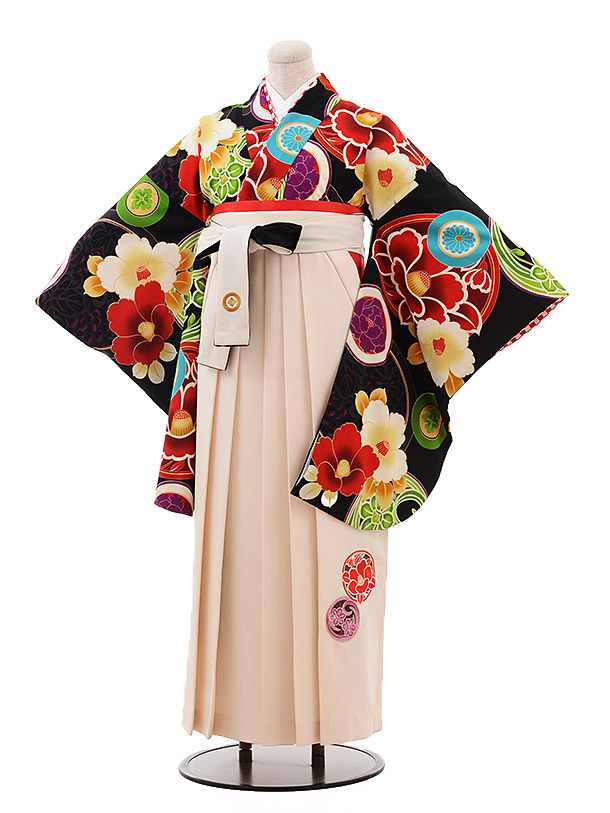 卒業式 袴 レンタル 女 レトロ モダン 女性 レンタル 女袴レンタル h074 JAPAN STYLE×中村里砂 黒×クリーム色 卒業式袴セット 着物 レンタル 二尺袖 着物 袴 フルセット 女性 レディース 大人 大学生 専門学生 卒業式 謝恩会 新品足袋プレゼント 往復送料無料【レンタル】|京都かしいしょう