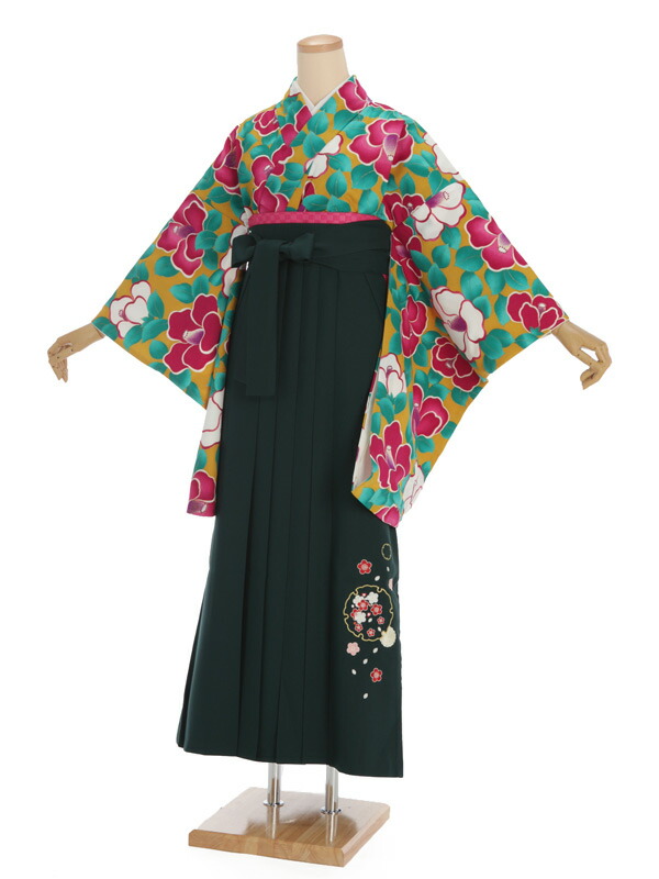 赤と黒の花柄振袖と緑袴 赤と黒の花柄振袖と緑袴