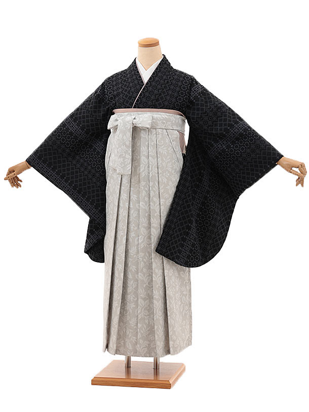 卒業式 袴 レンタル 女 女性 レンタル 卒業袴レンタル V373　黒レース×薄グレー小花 着物 レンタル 二尺袖 着物 袴 フルセット 女性 大人 大学生 専門学生 卒業式 謝恩会 新品足袋プレゼント 往復送料無料【レンタル】