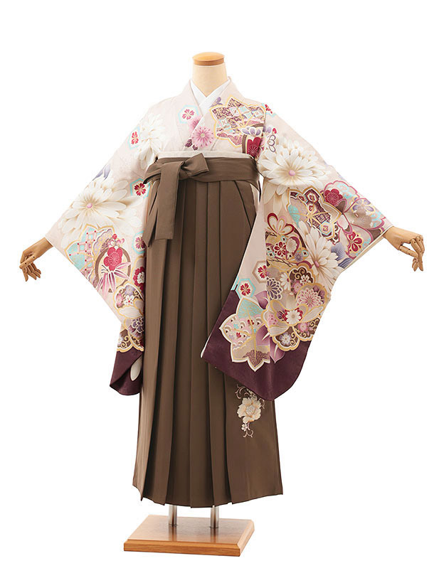 卒業袴レンタル 卒業式袴レンタルV827 薄ベージュ古典花×ブラウン 卒業式 袴 レンタル 女性 二尺袖 着物 フルセット 大人 大学生 専門学生 謝恩会 新品足袋プレゼント 往復送料無料【レンタル】