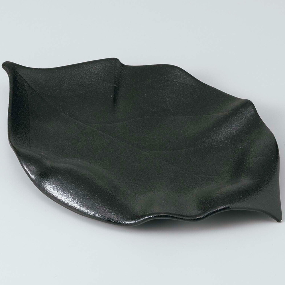 和皿 取り皿 一品料理/ 瀬戸黒若葉型焼物皿 /おしゃれ 日常 業務用 家庭用 Japanese plate画像