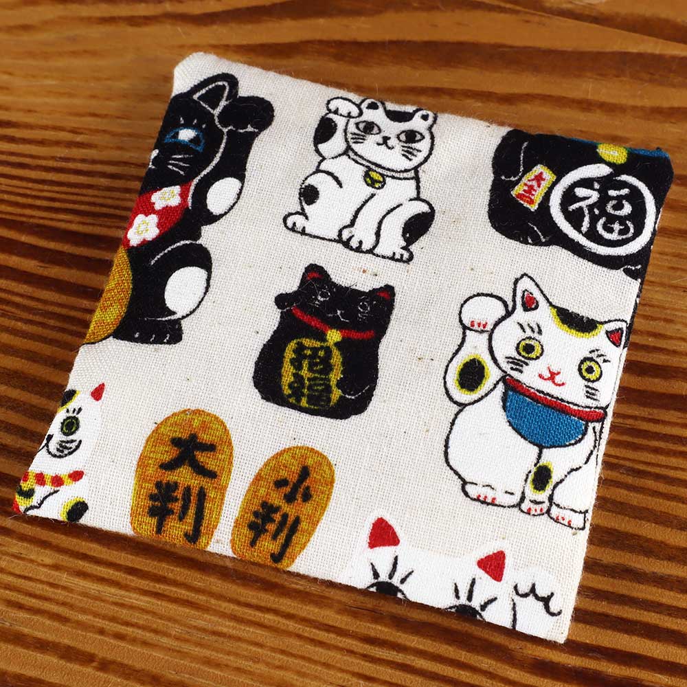 ★オーダーページ★ ミニ座布団「唐草」置物用 ハンドメイド ミニチュア 楽天市場】人形用 ミニ座布団 唐草模様12cm【メール便可】 : 笑