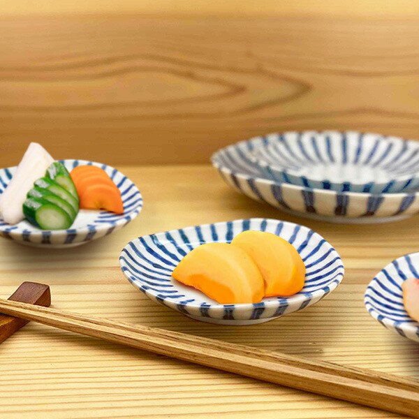 楽天市場】小皿 12cm 和食器 人気 皿 おしゃれ 染付け十草 濃十草 藍