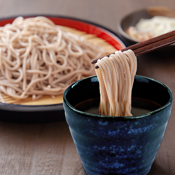 楽天市場】小皿 和食器 おしゃれ 9.2cm 豆皿 日本製 美濃焼 窯変 紺 ネイビー インディゴブルー 薬味皿 ざるそば 醬油皿 漬物皿 食器  オシャレ アウトレット込 玉縁 かわいい 可愛い 青系 食洗機 電子レンジ対応 : おしゃれ食器と雑貨のK'sキッチン