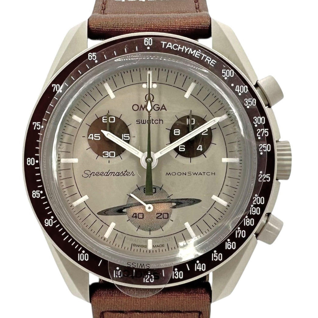 【OMEGA×swatch】 オメガ スウォッチ SO33T100 ムーンスウォッチ スピードマスター ミッショントゥサターン ベージュ ブラウン クォーツ メンズ 時計 腕時計 【中古】 USED-S 【9304】質屋かんてい局仙台卸町店 店