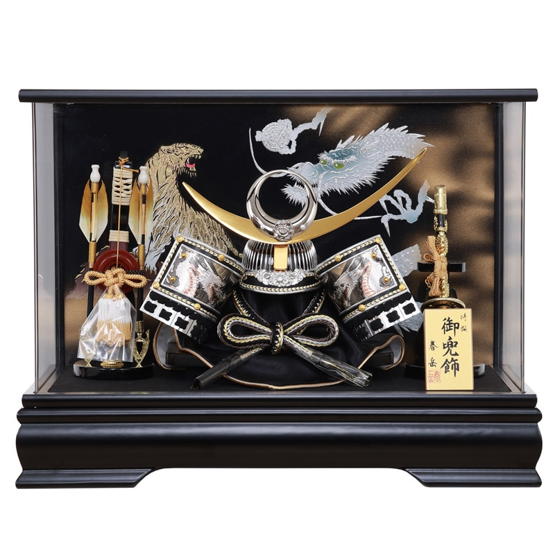 五月人形 兜飾りケース入 上杉 幅49cm 12号 アクリルケース 黒塗り シルバー日輪 戦国武将 端午の節句 子どもの日｜さくらソレイユ　店