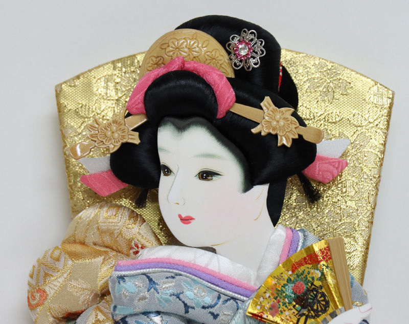 素敵な 振袖押絵羽子板 祝初節句 正絹帯地 ケース入り 5000円以上お買上で北海道 沖縄 離島を除き国内送料無料 運賃弊社負担 初節句のお祝いの正月飾りに その他 高さ34cm No 1321 Hg10 28 1 0 正絹帯地 桧ケース 羽子板 押絵振袖羽子板 10号 弥生 Hk10 25 No