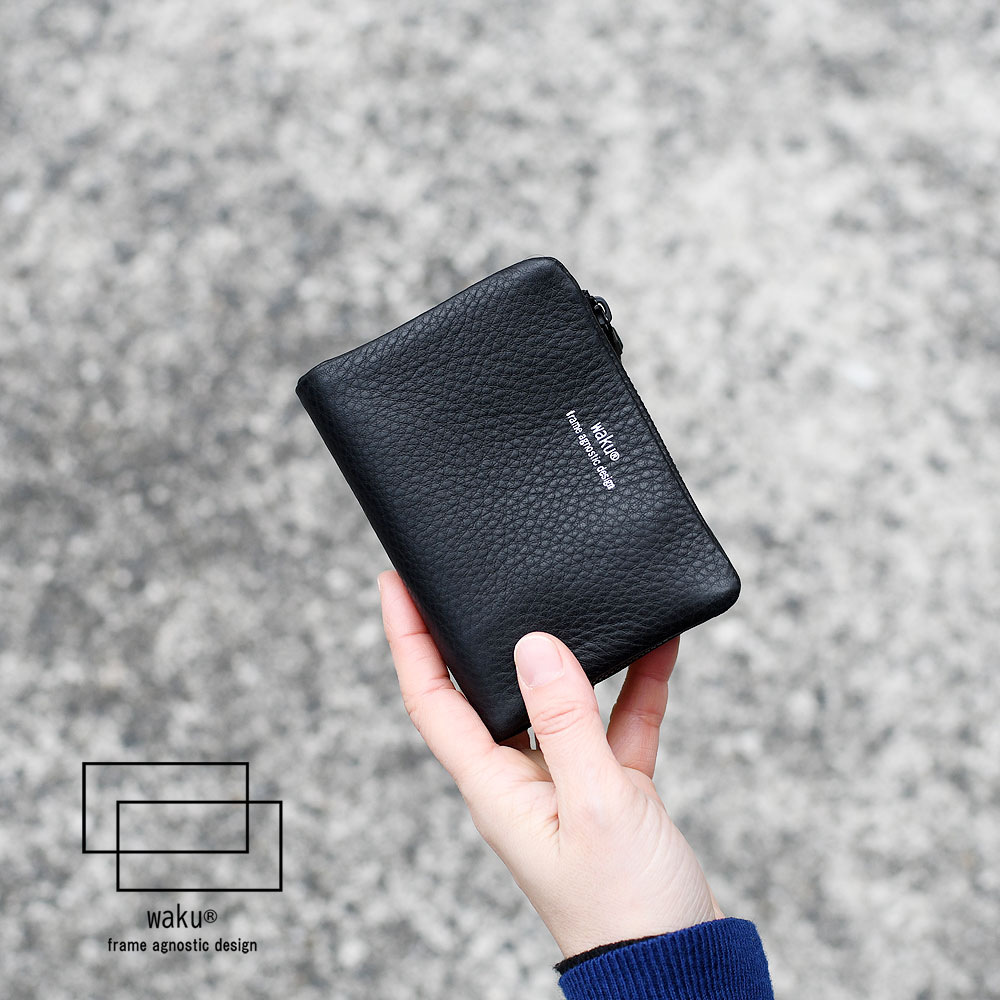 ミニ財布 二つ折り財布 コンパクトウォレット 縦型 メンズ 本革 小銭仕切り カードがたくさん入る 外側小銭入れ 使いやすい シンプル KURO ブラック 柔らかい 袋縫い WAKU ワク シュリンクレザー 仕分け ふっくら 経年変化 本革 レザーユニセックス プレゼント ギフト