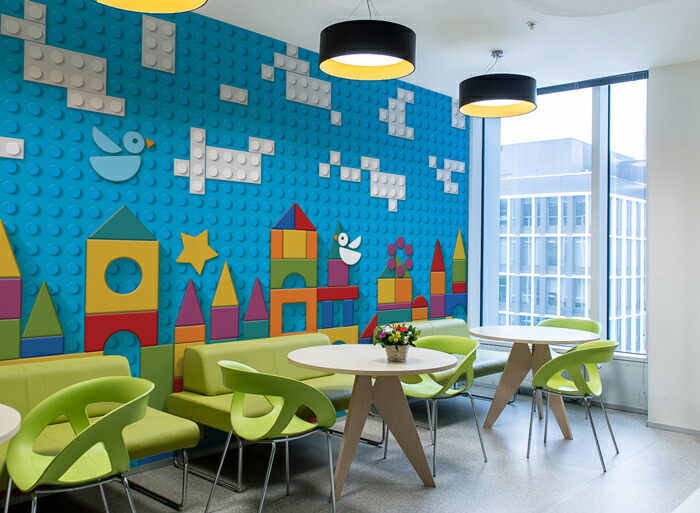 楽天市場 サイズオーダー 壁紙 かわいい 店舗 内装 貼りやすい 子供向け ブロック 積み木 国産 日本製 オリジナル デザイン ポップ 楽しい グラフィック カラフル かべがみはるこ キッズ ソリッド デジタルプリント壁紙 オーダー壁紙 Ks かべがみはるこの