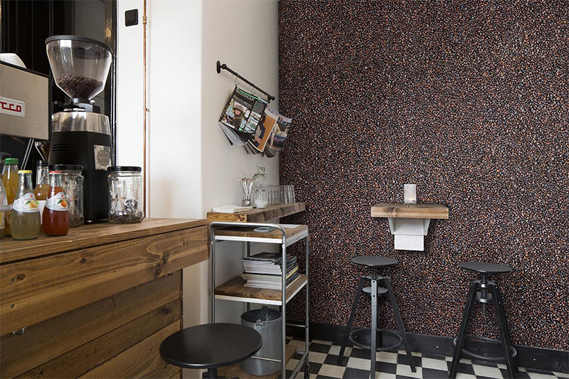 壁紙 貼ってはがせる壁紙 Mr Perswall 9巾 ミスターパースウォール Daily Details Arabica コーヒー 豆 カフェ アラビカ 北欧 インテリア フリース壁紙 スウェーデン製 壁紙 メンズ かっこいい デジタルプリント リアル 実写 北欧 Diy Monitor Systems Com