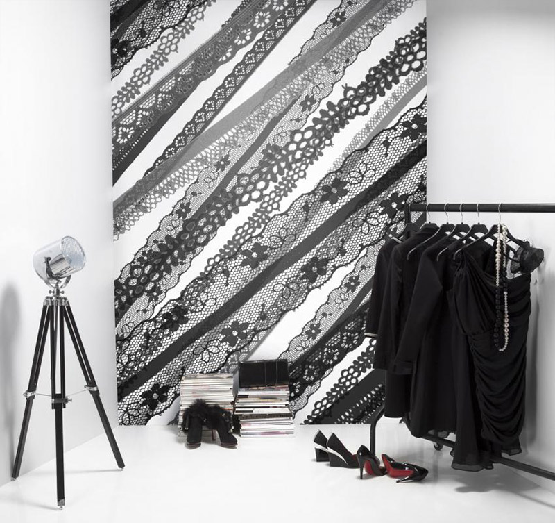 壁紙 貼ってはがせる壁紙 Mr Perswall 4巾 ミスターパースウォール 壁紙 メンズ Fashion ファブリック ファッション Soft Drapingsフリース壁紙 スウェーデン製 壁紙 実写 リアル 生地 布 ファブリック 織物 レース 黒 デジタルプリント メンズ 北欧 Diy かべがみ革命