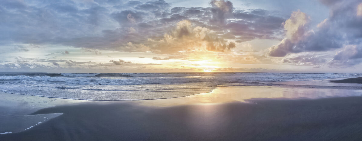 高級感 楽天市場 アートパネル 10cm単位でサイズオーダーできる 絵画 壁掛け インテリア 壁飾り キャンバス アート ウォール 海 浜辺 ビーチ 波 空 雲 風景 景色 壁紙屋本舗 カベガミヤホンポ 新品 Mamparassantander Com