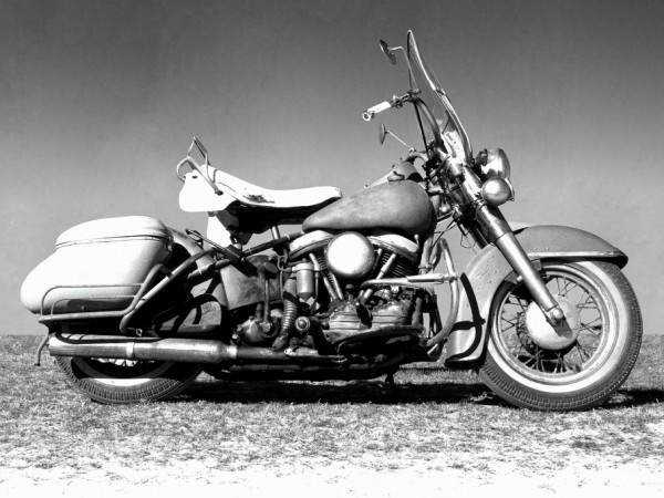 楽天市場 バイク オートバイ モノクロの壁紙 輸入 カスタム壁紙 Photowall Old Harley 貼ってはがせるフリース壁紙 不織布 海外取り寄せのため1カ月程度でお届け 代引き不可 壁紙屋本舗 カベガミヤホンポ