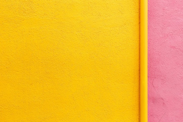 楽天市場 黄色 イエロー ピンク 壁の壁紙 輸入 カスタム壁紙 Photowall Yellow And Pink Wall With Pipe 貼ってはがせるフリース壁紙 不織布 海外取り寄せのため1カ月程度でお届け 代引き 後払い不可 壁紙屋本舗 カベガミヤホンポ