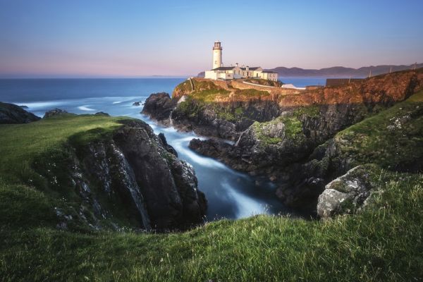 楽天市場 ファナードヘッド 灯台 海の壁紙 輸入 カスタム壁紙 Photowall Ireland Fanad Head Lighthouse 貼ってはがせるフリース壁紙 不織布 海外取り寄せのため1カ月程度でお届け 代引き不可 壁紙屋本舗 カベガミヤホンポ