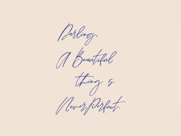 楽天市場 ハンドライティング 筆記体 タイポグラフィーの壁紙 輸入 カスタム壁紙 Photowall Beautiful Thing 貼ってはがせるフリース壁紙 不織布 海外取り寄せのため1カ月程度でお届け 代引き 後払い不可 壁紙屋本舗 カベガミヤホンポ