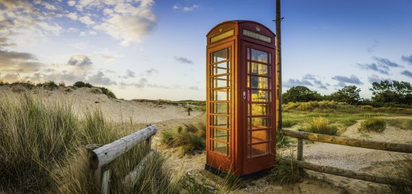 楽天市場 電話ボックス ビンテージの壁紙 輸入 カスタム壁紙 Photowall Red Telephone Box 貼ってはがせるフリース壁紙 不織布 海外取り寄せのため1カ月程度でお届け 代引き不可 壁紙屋本舗 カベガミヤホンポ