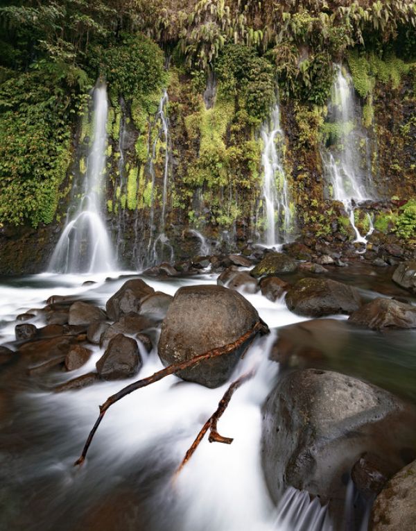 楽天市場 滝 自然 森 岩の壁紙 輸入 カスタム壁紙 Photowall Boulders And Falls 貼ってはがせるフリース壁紙 不織布 海外取り寄せのため1カ月程度でお届け 代引き不可 壁紙屋本舗 カベガミヤホンポ