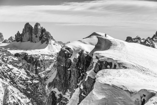 楽天市場 山 雪山 雪 登山 山頂 自然 風景の壁紙 輸入 カスタム壁紙 Photowall Almost At The Top 貼ってはがせるフリース壁紙 不織布 海外取り寄せのため1カ月程度でお届け 代引き不可 壁紙屋本舗 カベガミヤホンポ