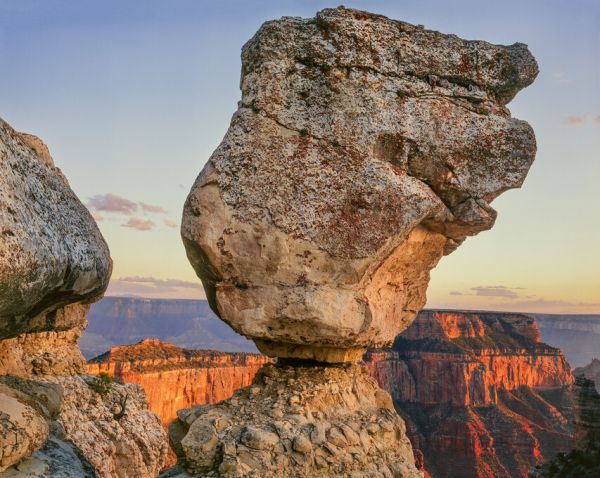 楽天市場 バランスロック 岩 自然 風景の壁紙 輸入 カスタム壁紙 Photowall Balanced Rock At Sunset 貼ってはがせるフリース壁紙 不織布 海外取り寄せのため1カ月程度でお届け 代引き不可 壁紙屋本舗 カベガミヤホンポ
