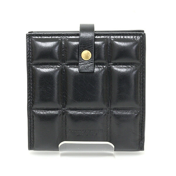 BOTTEGA VENETA ボッテガヴェネタ パテッド 二つ折りウォレット なめし革 黒いこと 金入れ 透かし彫り【中古】