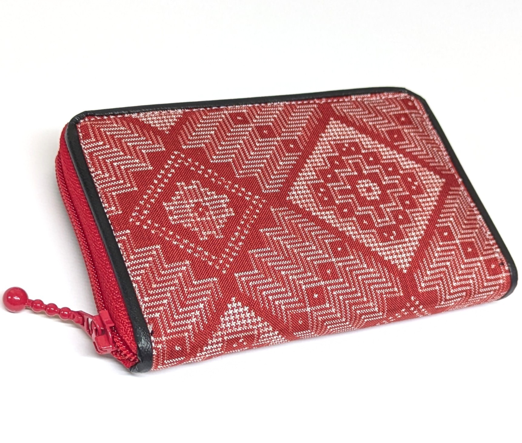 紀*子様 ⭐️⑧本場奄美大島紬 龍郷 赤 2玉 証紙 余り布 紀*子様 ⭐️⑧本場奄美大島紬 龍郷 赤 2玉 証紙 余り布 ⭐️⑧本場