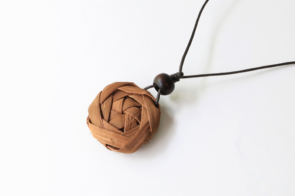 楽天市場】やまぶどうペンダントみだれ玉ペンダントトップ(約)2cm