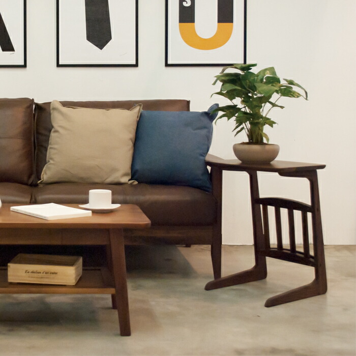 カリモク オーク材 ソファなどに差し込めるサイドテーブル マガジンラック付き 楽天市場】【ﾏﾗｿﾝ4日20時~15％off】サイドテーブル マガジン