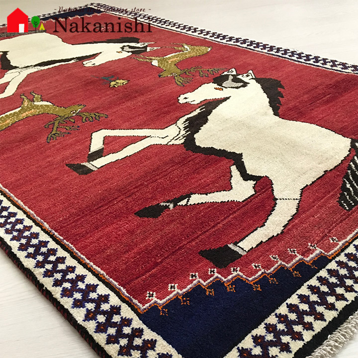 【ギャッベラグ 約107×177cm 白馬(12451)】GABBEH・ギャッペ(ギャべ)・イラン製・カーペット・ラグ・絨毯(じゅうたん)・レッド系・馬・鹿|カーペット ギャッベ 家具の中西
