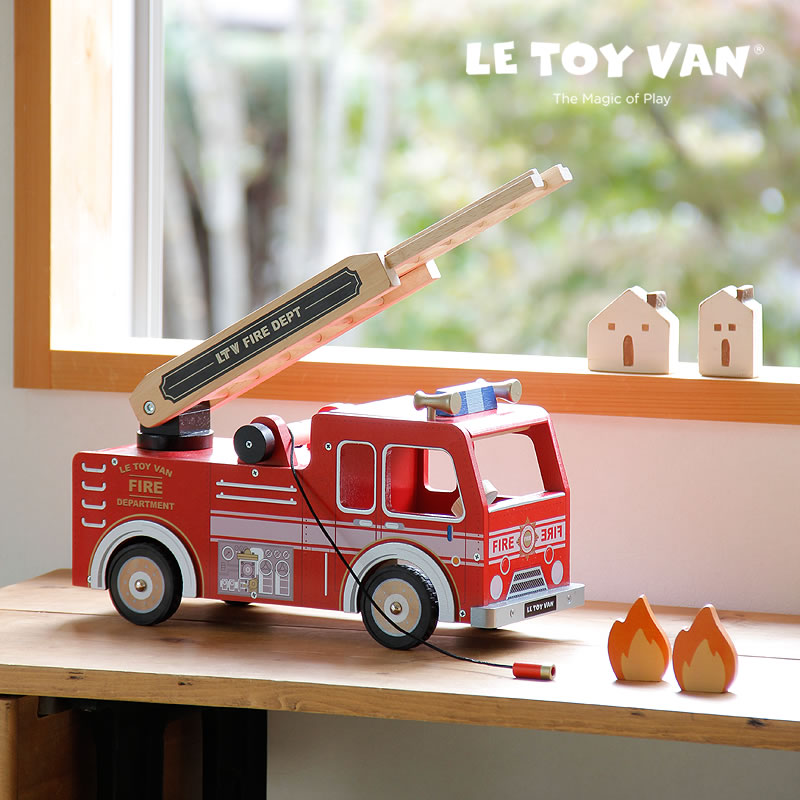 LE TOY VAN（ルトイヴァン）木の手あそび 掛けはしご消防自動車 父の日 父の日差し上げ物 車の手あそび お子さん 御坊っちゃん生まれ落ちる日 知育手あそび 喜び事 クリスマス差し上げ物 生まれ落ちる日差し上げ物 クリスマス 手あそび 木製 差し上げ物 車 車輛 消防士 ごっこ命のせんたく 3歳 4歳 5歳 ミニカー・トイカー-乗り物のおもちゃ